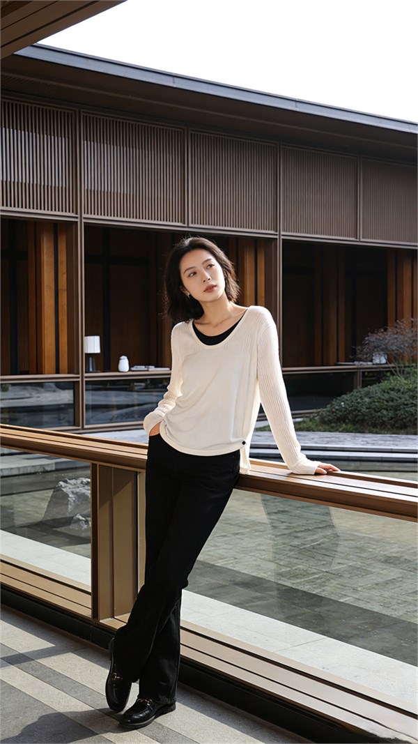 婕依妮26春针织之约:粉色晕染浪漫,白色勾勒纯净