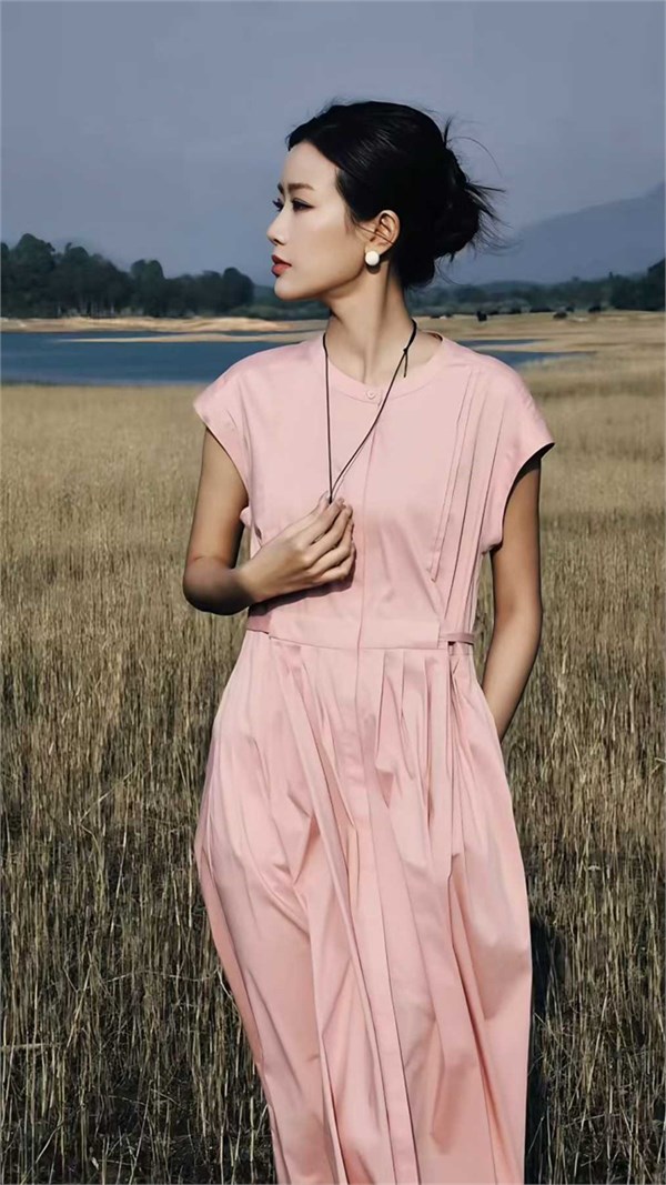 底色(Dins)2026春装：慵懒春日，浪漫美学
