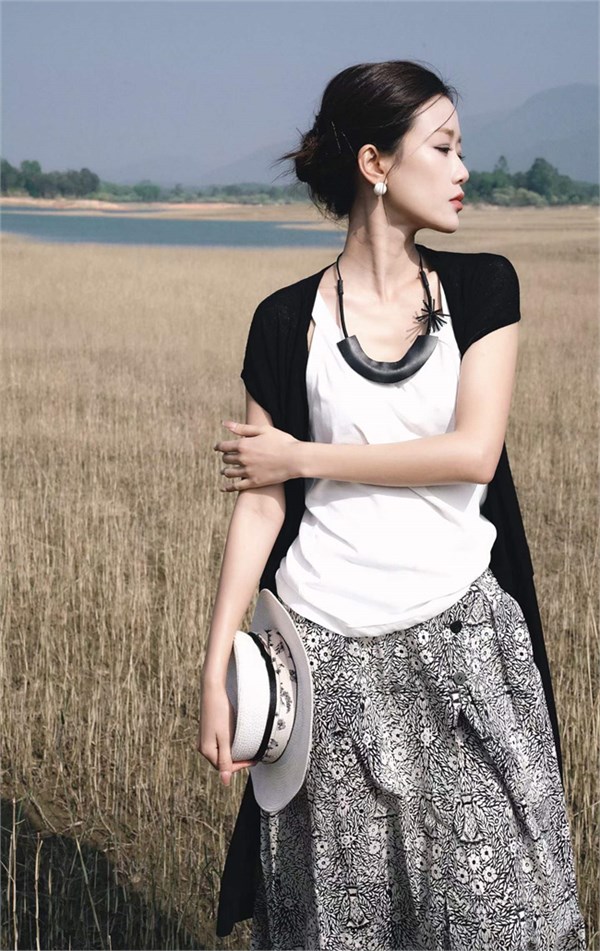 底色(Dins)2026春装：慵懒春日，浪漫美学