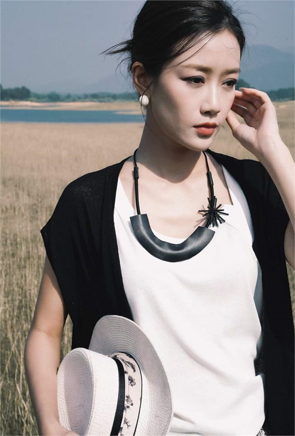 底色(Dins)2026春装：慵懒春日，浪漫美学