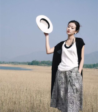 底色(Dins)2026春装：慵懒春日，浪漫美学