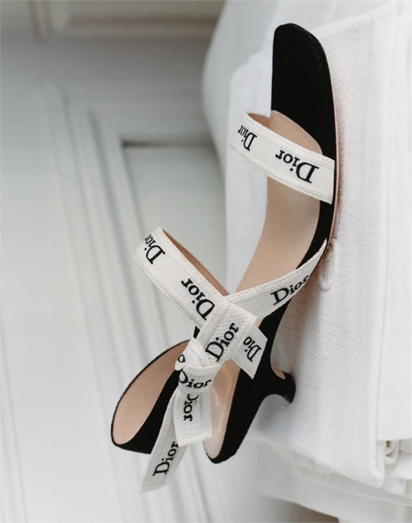 迪奥2026春夏诗章，线上精品便捷开启时尚新篇