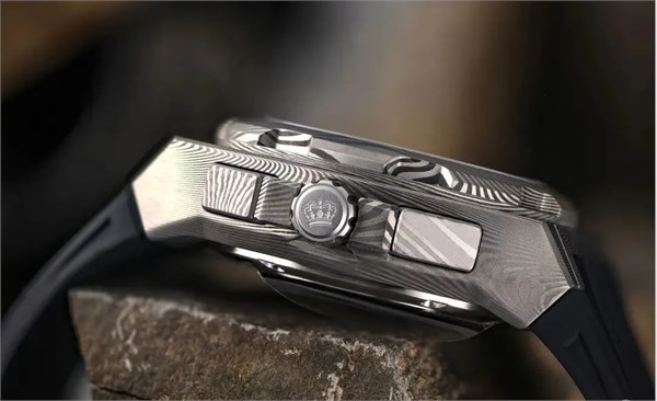 价格卷到8K，连大牌都忍不住下手了！这个小众材质强悍质感、自带野性元素，每一块都高端大上