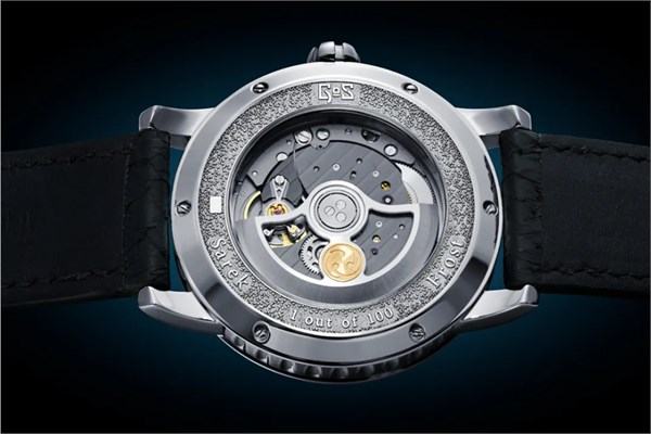 价格卷到8K，连大牌都忍不住下手了！这个小众材质强悍质感、自带野性元素，每一块都高端大上