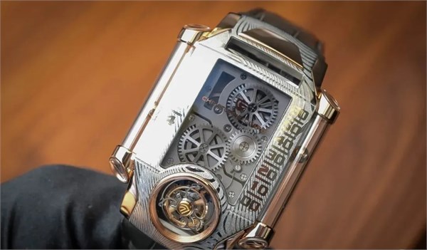 价格卷到8K，连大牌都忍不住下手了！这个小众材质强悍质感、自带野性元素，每一块都高端大上