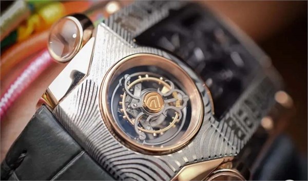 价格卷到8K，连大牌都忍不住下手了！这个小众材质强悍质感、自带野性元素，每一块都高端大上