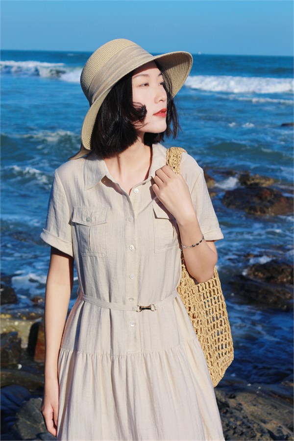 亚麻褶皱里，藏着一片未命名的海