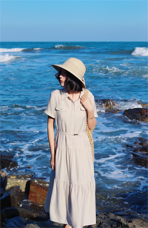 亚麻褶皱里，藏着一片未命名的海