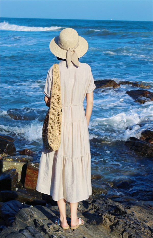 亚麻褶皱里，藏着一片未命名的海