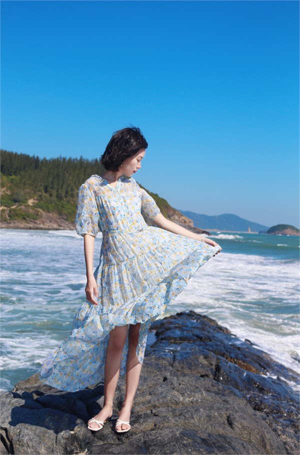 荣子原创女装：于夏日梦幻裙影，开启浪漫时尚之旅