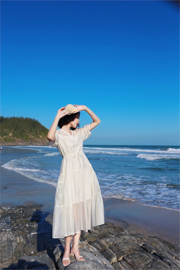 荣子原创女装：于夏日梦幻裙影，开启浪漫时尚之旅