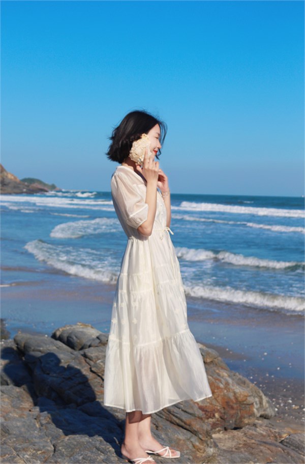 荣子原创女装：于夏日梦幻裙影，开启浪漫时尚之旅