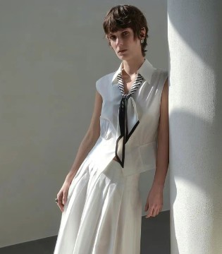 NEELLY女装：松弛假日，与夏共赴一场惬意之约