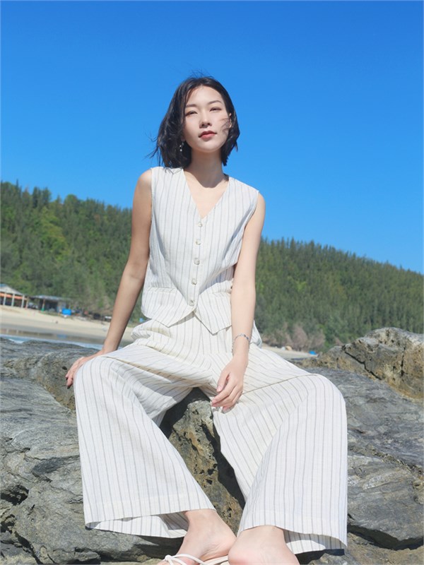 荣子原创女装｜2026夏装新章：亚麻条纹马甲套装