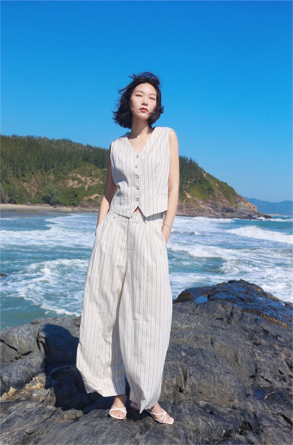 荣子原创女装｜2026夏装新章：亚麻条纹马甲套装