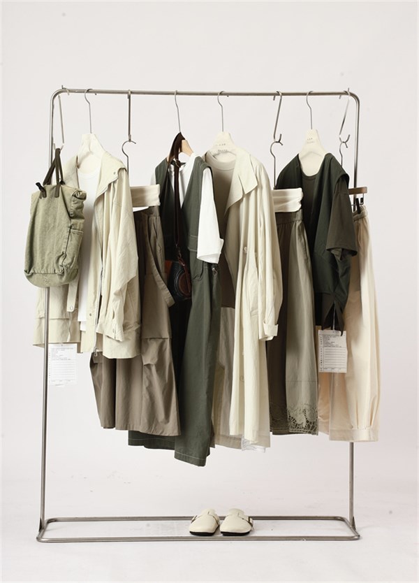 简与媄｜把春天穿成一首低饱和的诗