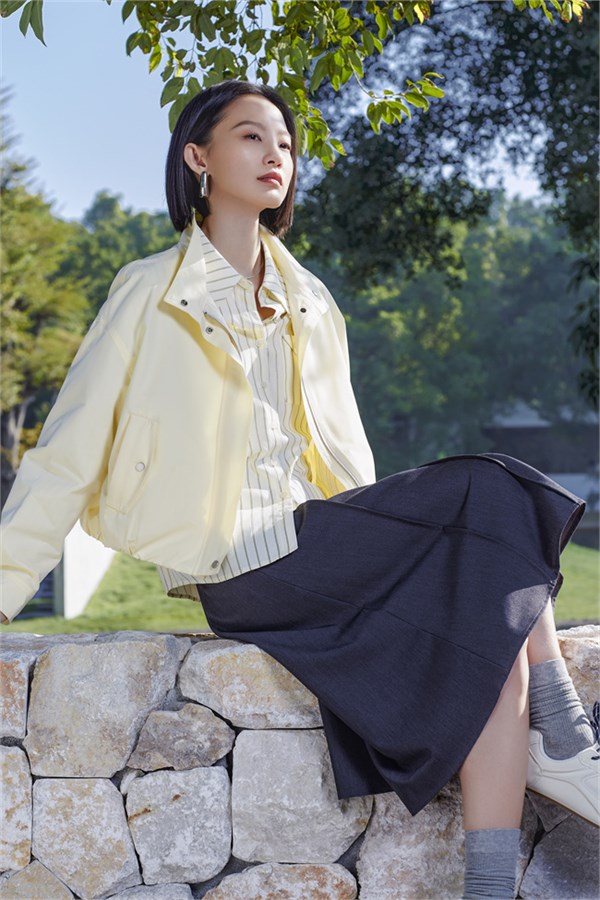 百图betu 2026春装新宠：黄外套点亮春日，深灰套装裙解锁高级休闲