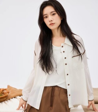 柚裳女装：于时光长河中，邂逅轻文艺的温柔力量