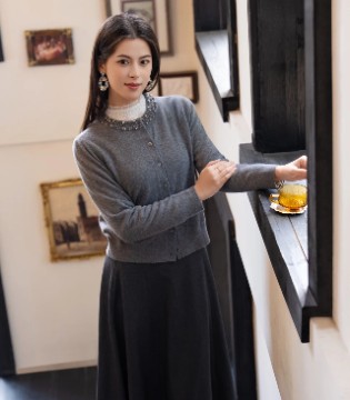 纤牌女装26春款：踏青季，赴一场与春天的时尚之约