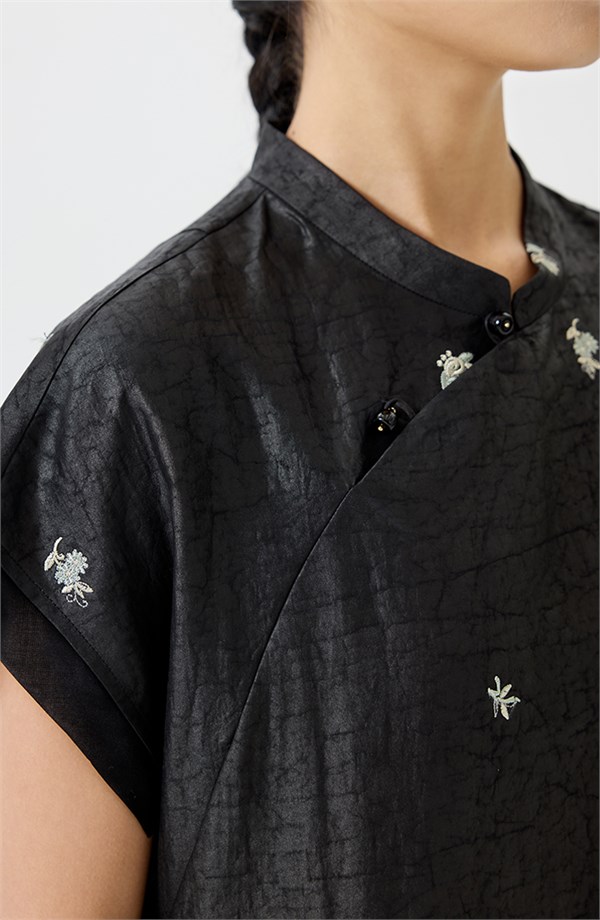 人间四月 | 泥土染与香云纱