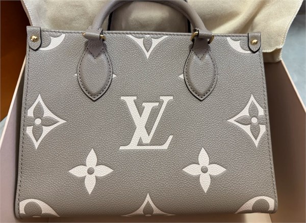 LV新玩法：大象灰与牛仔单宁，低调潮酷两不误