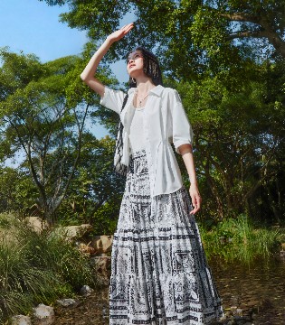 百图女装2026夏装焕新登场｜以自然肌理邂逅盛夏诗意