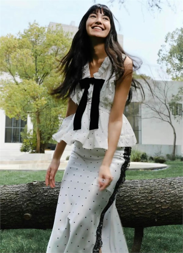 SNIDEL本周新品：开启夏日时尚绮梦之旅