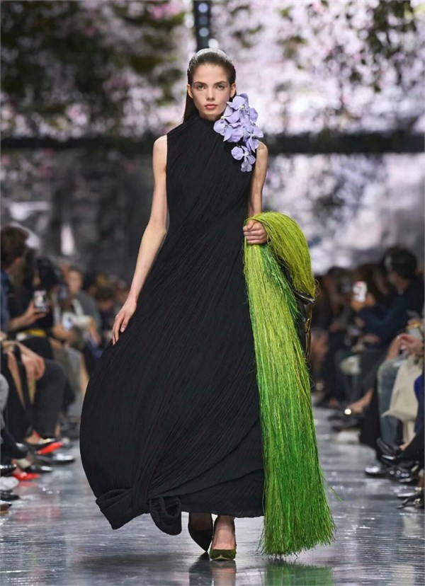 Dior 2026春夏高级定制:自然与匠心的诗意交响,传承与新生的时尚礼赞