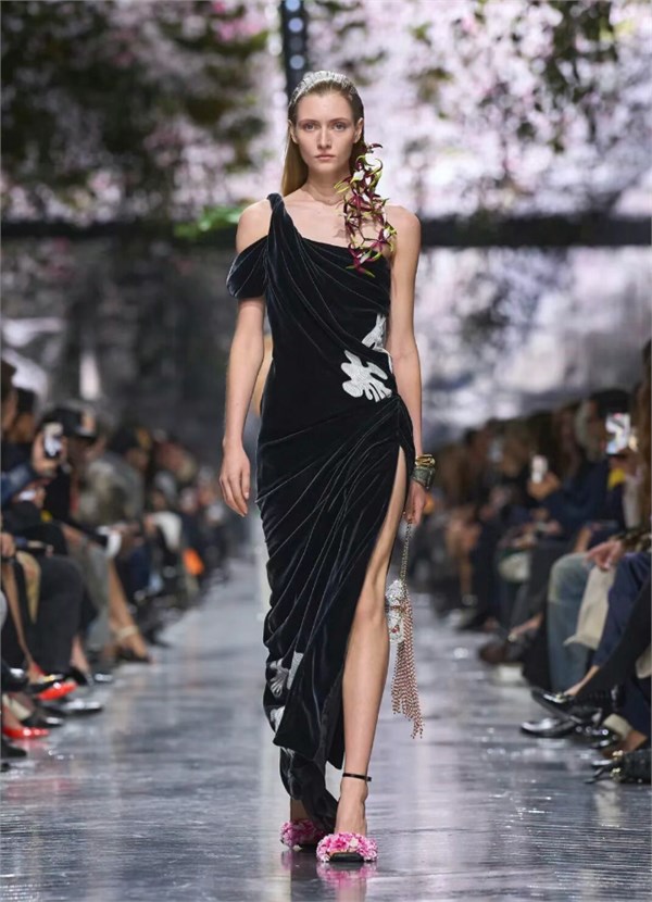 Dior 2026春夏高级定制:自然与匠心的诗意交响,传承与新生的时尚礼赞