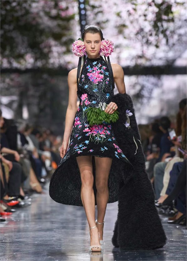 Dior 2026春夏高级定制:自然与匠心的诗意交响,传承与新生的时尚礼赞