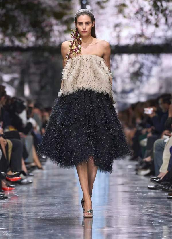 Dior 2026春夏高级定制:自然与匠心的诗意交响,传承与新生的时尚礼赞