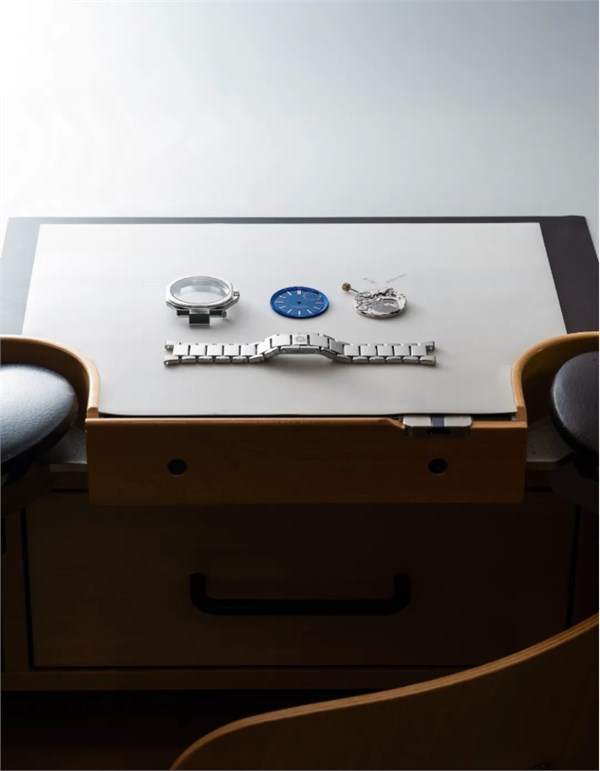 一只戴着宇航服的法斗，为什么会出现在一枚腕表上？