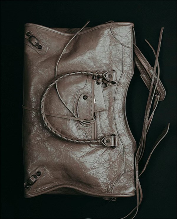 Le City手袋：经典邂逅未来，摩登再续传奇