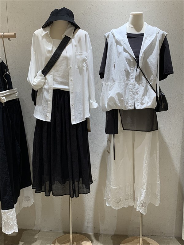 简与媄女装品牌陈列摆图配色指南:以色彩叙事,唤醒视觉诗意