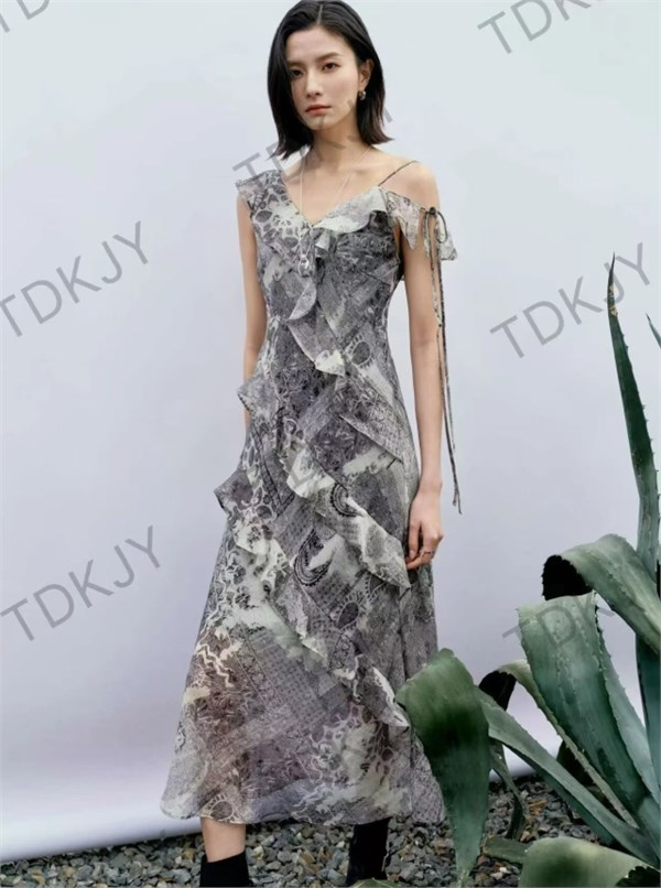 汀丁可TDKJY｜盛夏衣橱焕新指南：把法式浪漫穿在身上