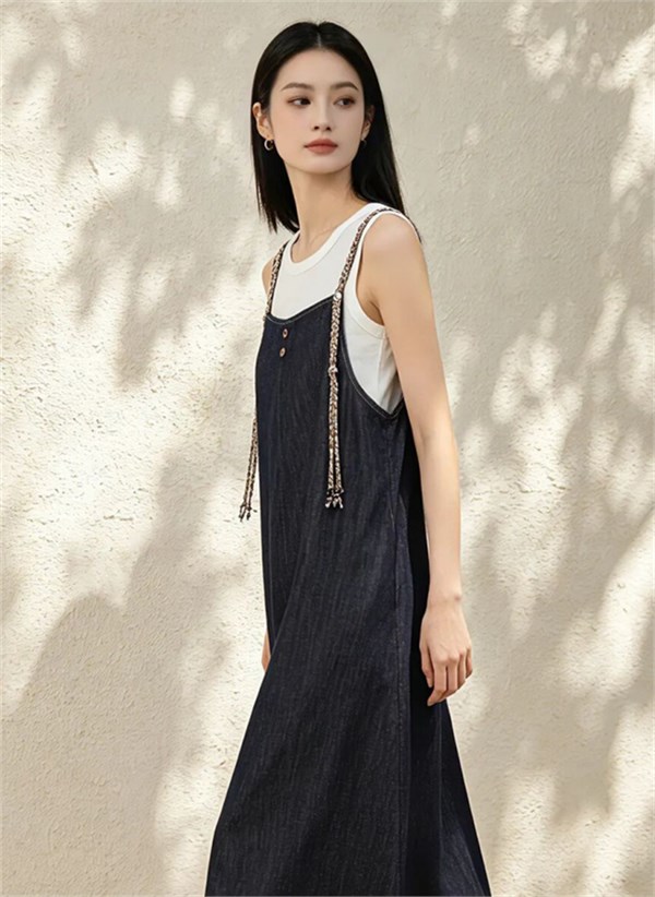 氏伽服饰 2026 夏季新品：雾蓝与牛仔的清凉绮梦