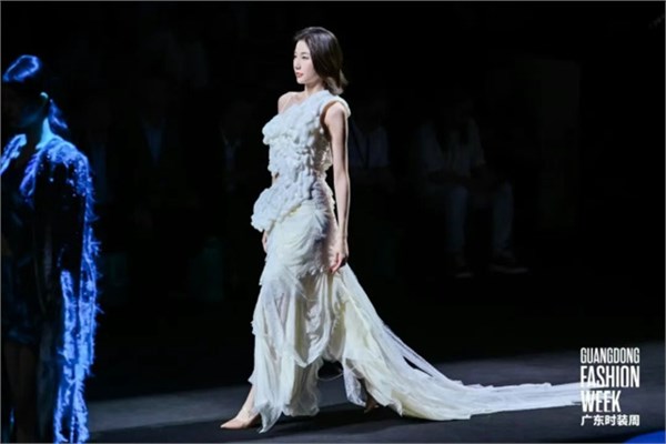 探索广东时装周华丽开篇，FFF 领大湾区新锐设计师以无穷创意潜力 展现湾区独特时尚美学