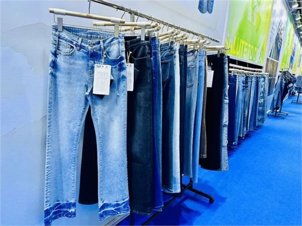 集群聚力，“西樵面料”闪耀广东时装周！