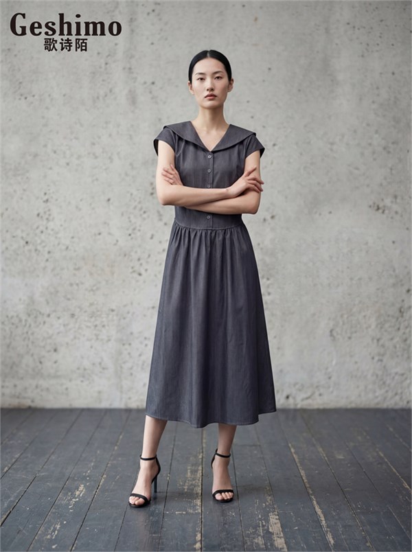 歌诗陌2026夏季法式双面裙语 | 海军领灰调格纹