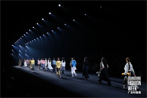 SANI x广东时装周 | 「彩境漫行」专场大秀