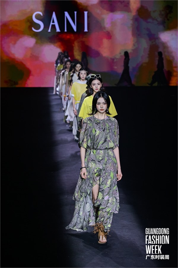 SANI x广东时装周 | 「彩境漫行」专场大秀