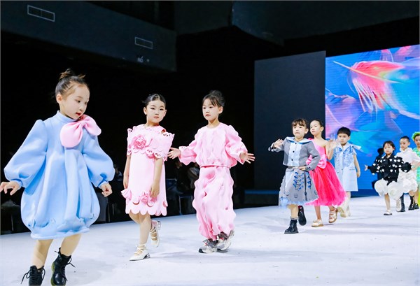 北京服装学院【筑梦·未来】青少年模特艺术展演——婴二代童装系列展演