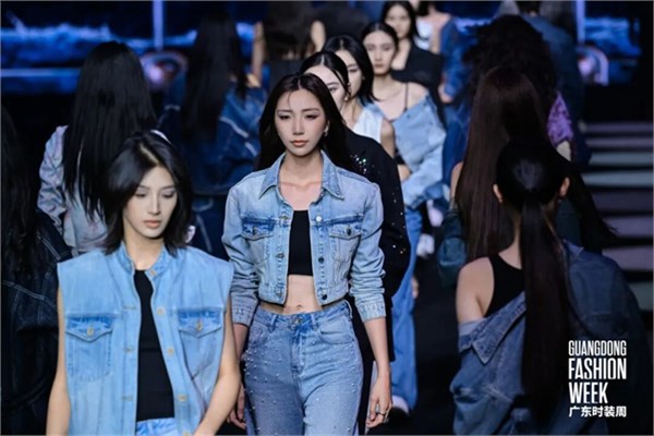 “大涌牛仔”首秀广东时装周，百亿产业向“新”出发