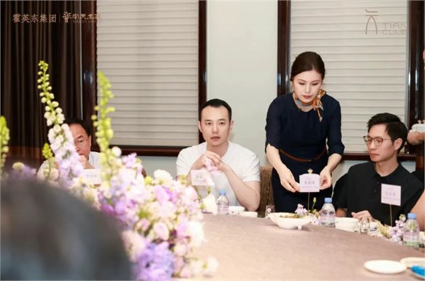 闭门不闭声｜衣启华章・苑汇翘楚，岛尖共话湾区时尚新未来