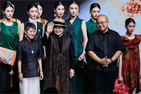 百年风味邂逅时尚，广州老字号携星光设计力量焕新登场！