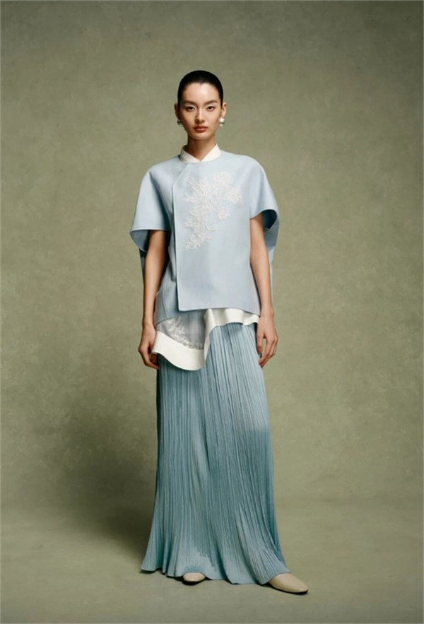 穿玉琼的女人，从不需要「新中式」标签——二十年匠心，早已定义优雅