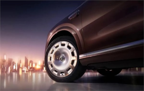 49.98万起，6颗激光雷达+全主动底盘！新款问界M9开启预售