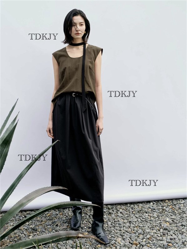 汀丁可通勤无袖夏装：解锁夏日职场优雅新范式