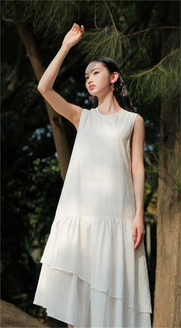 VIVIS薇薇希假期新装：一场温柔与清冷的时尚之约