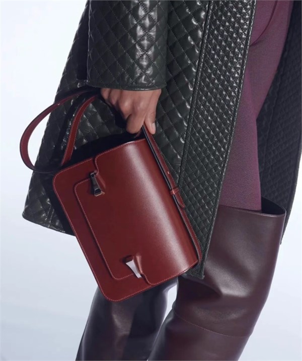 爱马仕皮具部门疲态尽显，铂金包与凯莉包排队名单缩短，中东市场尤为显著